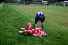 ...Jene na m nedoshne, a msto toho zezadu znan oste prot